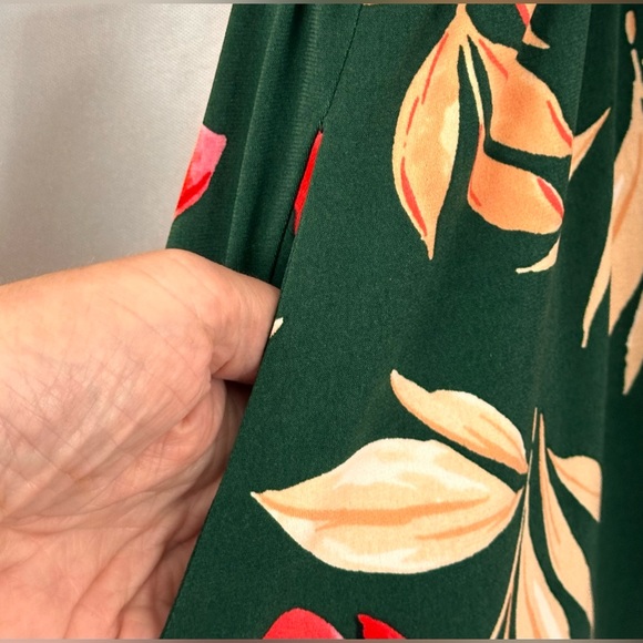 Maggy London -Women's Floral Printed Cropped Jumpsuit with Pockets & Belt 4 NWOT - Picture 7 of 13